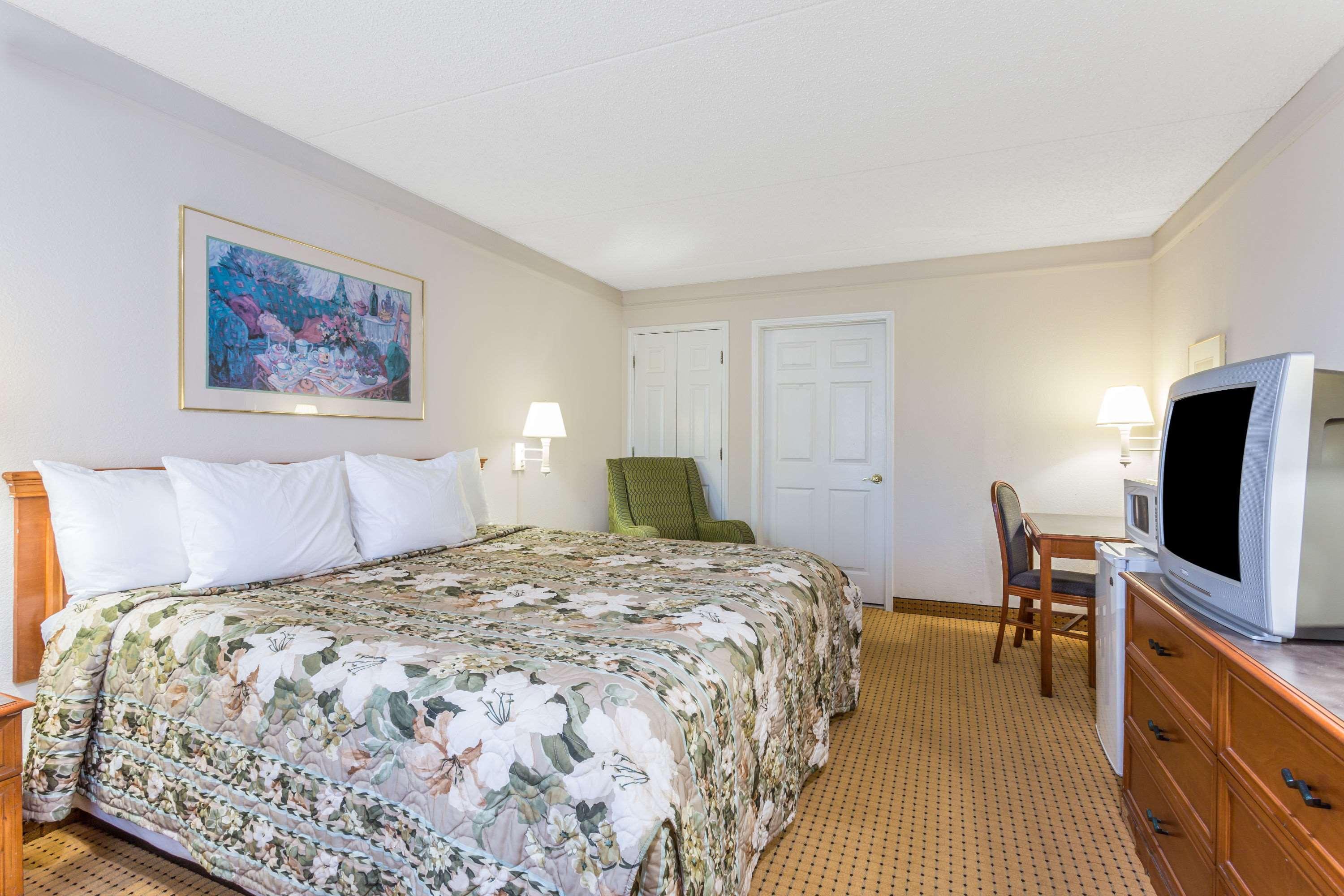 Econo Lodge Richmond-North Chesterfield מראה חיצוני תמונה
