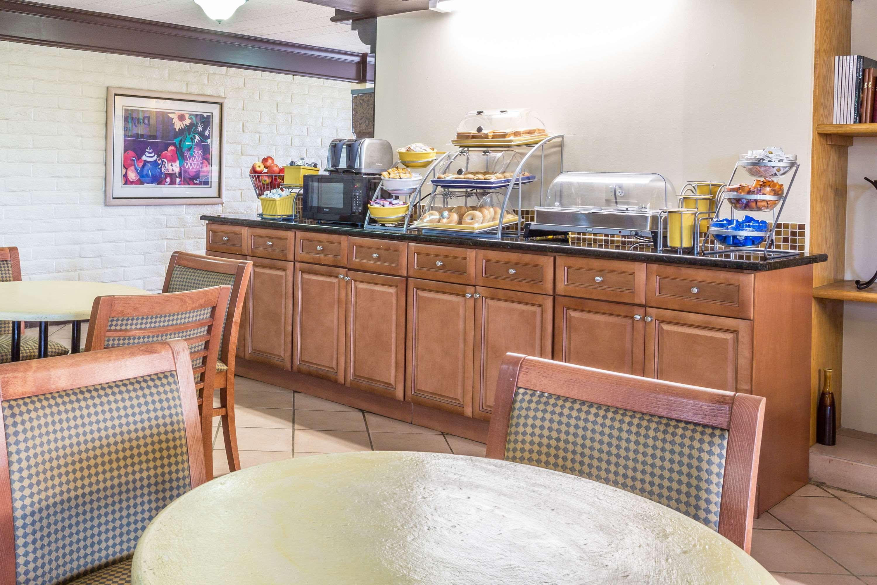 Econo Lodge Richmond-North Chesterfield מראה חיצוני תמונה