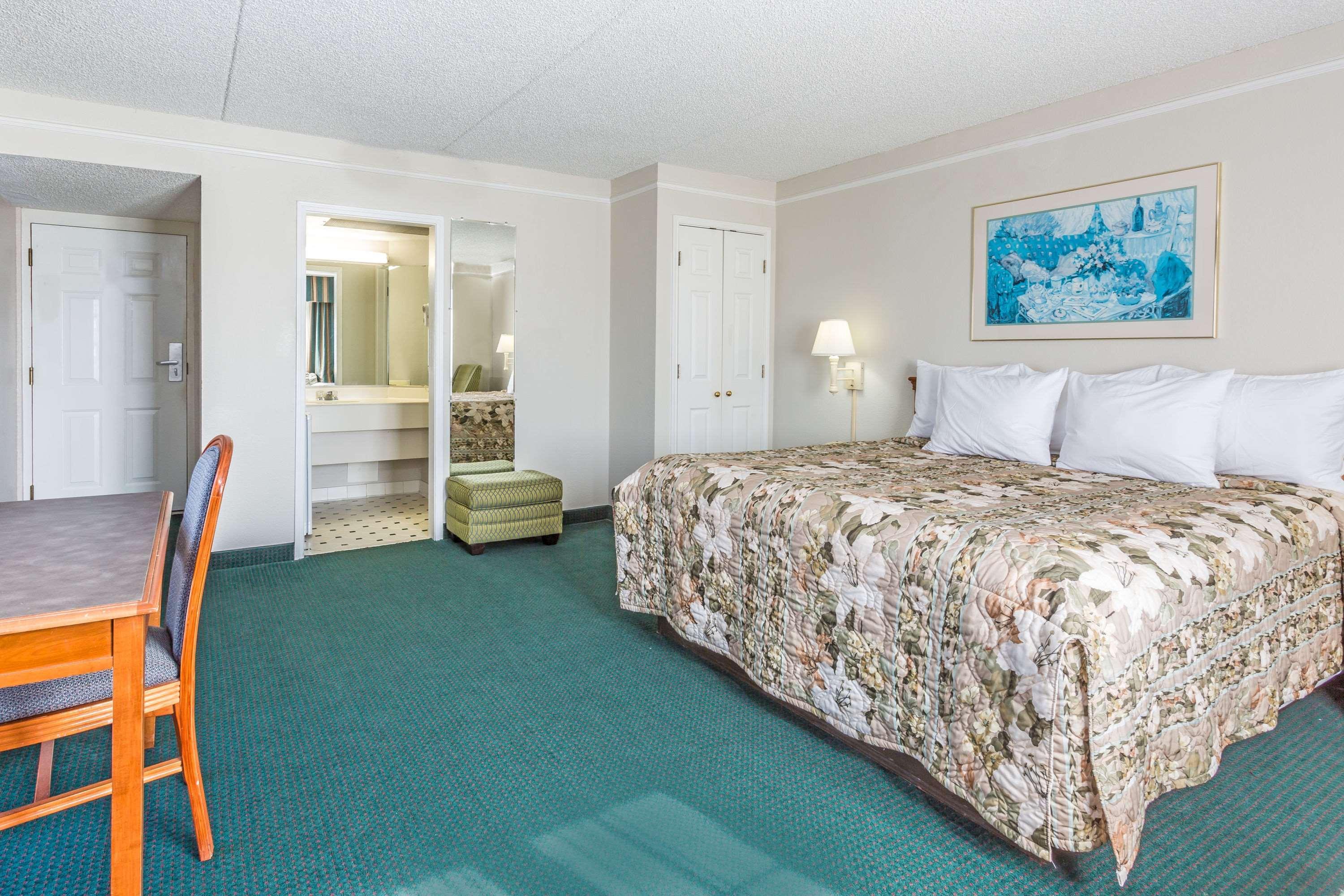 Econo Lodge Richmond-North Chesterfield מראה חיצוני תמונה