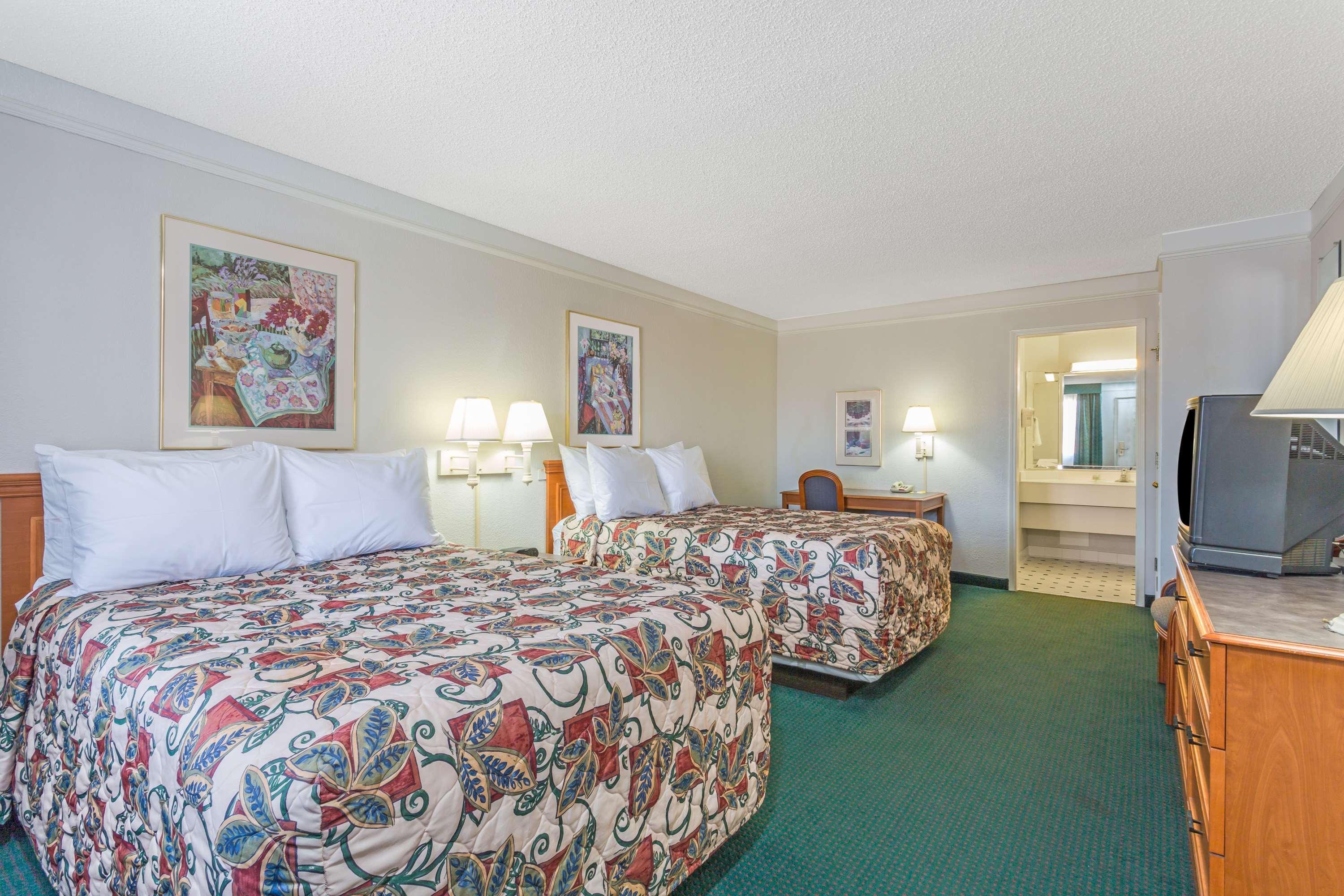 Econo Lodge Richmond-North Chesterfield מראה חיצוני תמונה