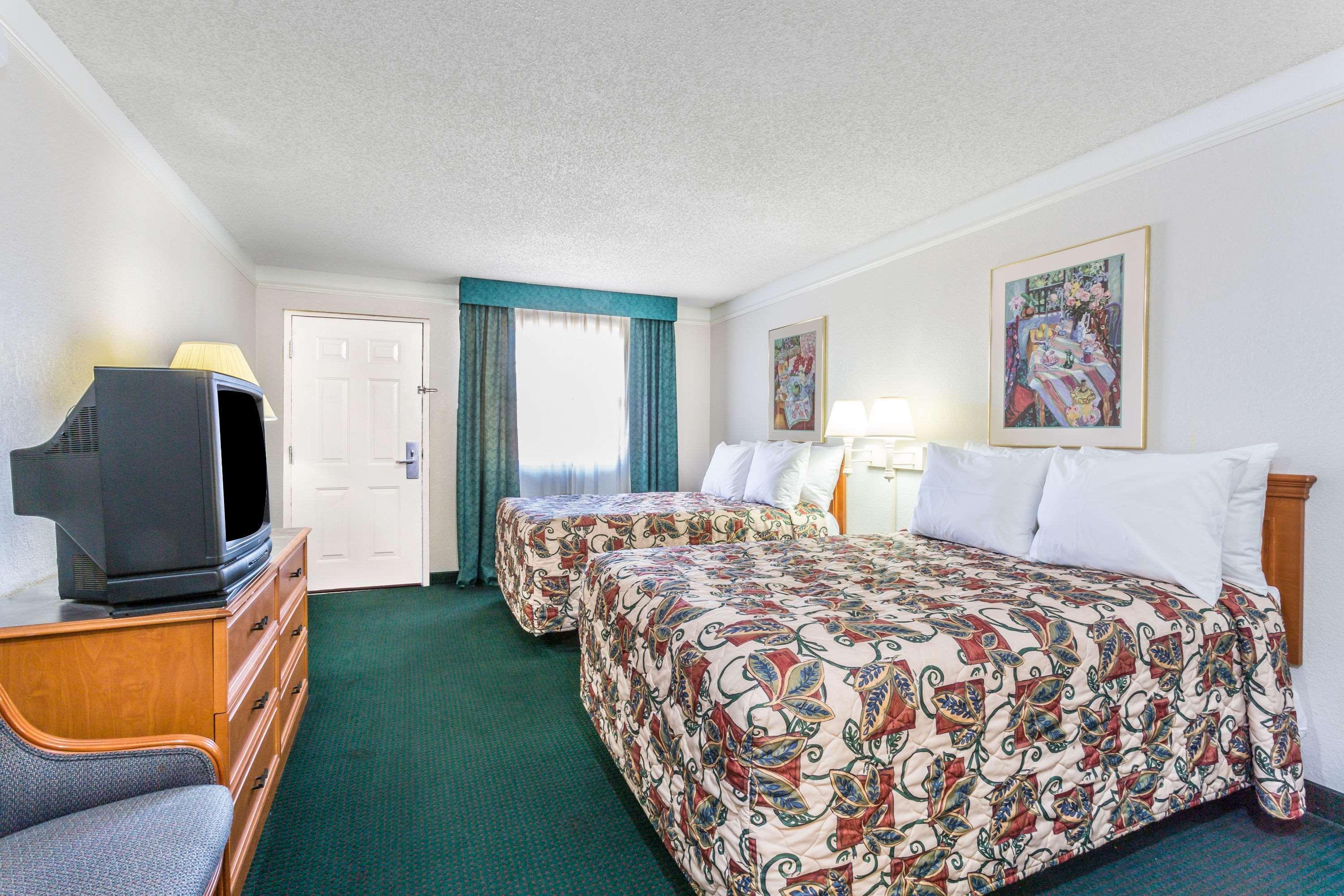 Econo Lodge Richmond-North Chesterfield מראה חיצוני תמונה