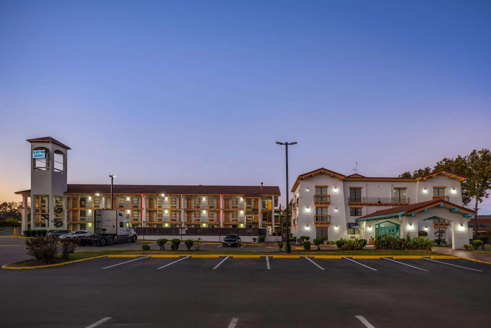Econo Lodge Richmond-North Chesterfield מראה חיצוני תמונה
