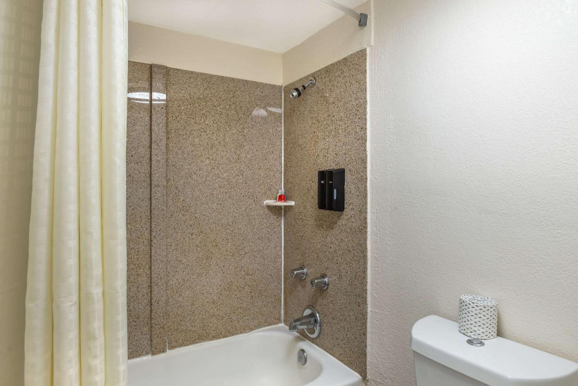 Econo Lodge Richmond-North Chesterfield מראה חיצוני תמונה