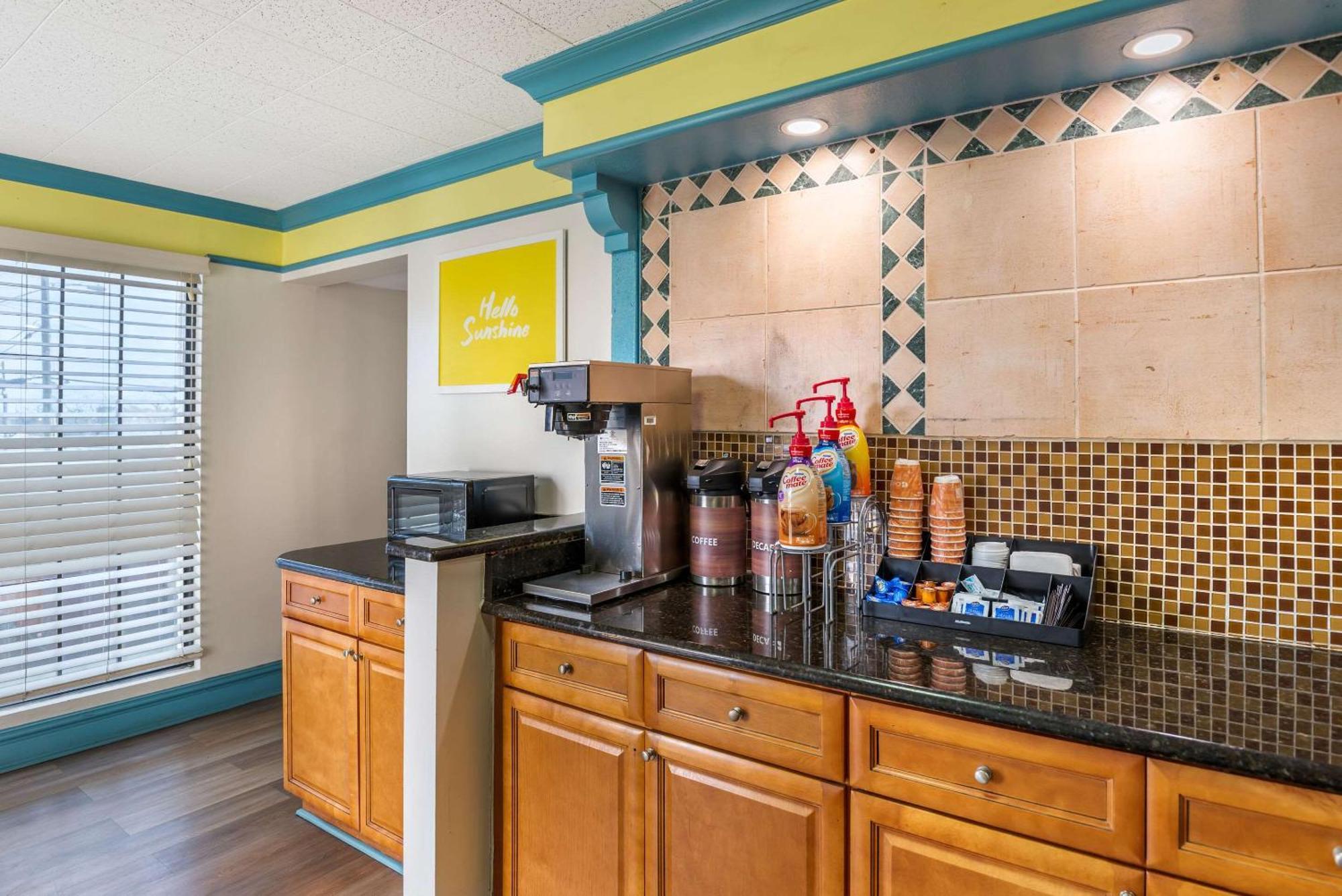 Econo Lodge Richmond-North Chesterfield מראה חיצוני תמונה