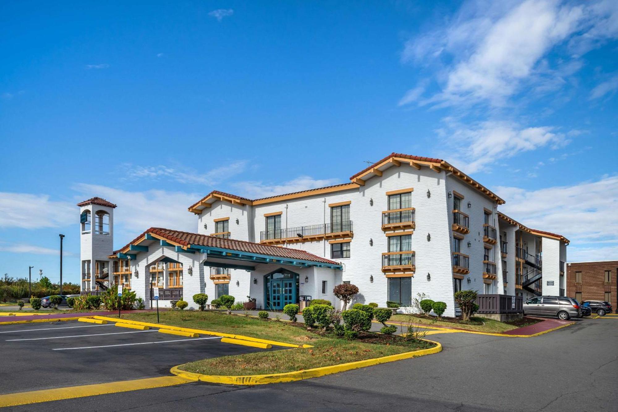 Econo Lodge Richmond-North Chesterfield מראה חיצוני תמונה